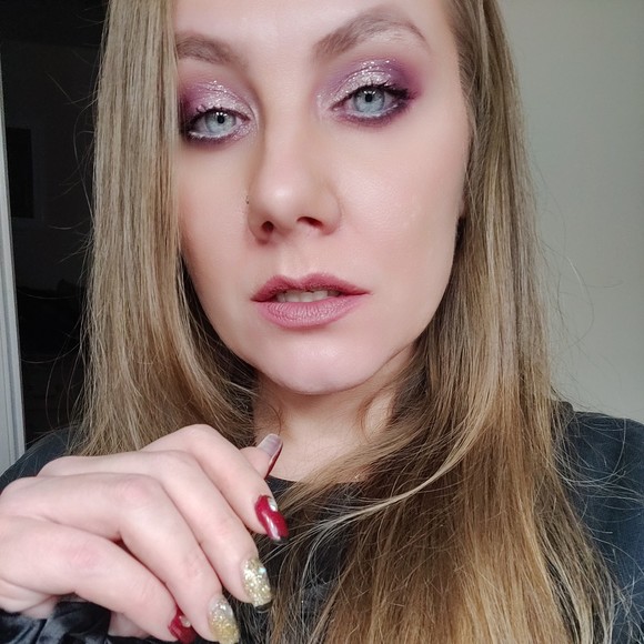 Meet your Posher, Kira - Picture 1 of 1